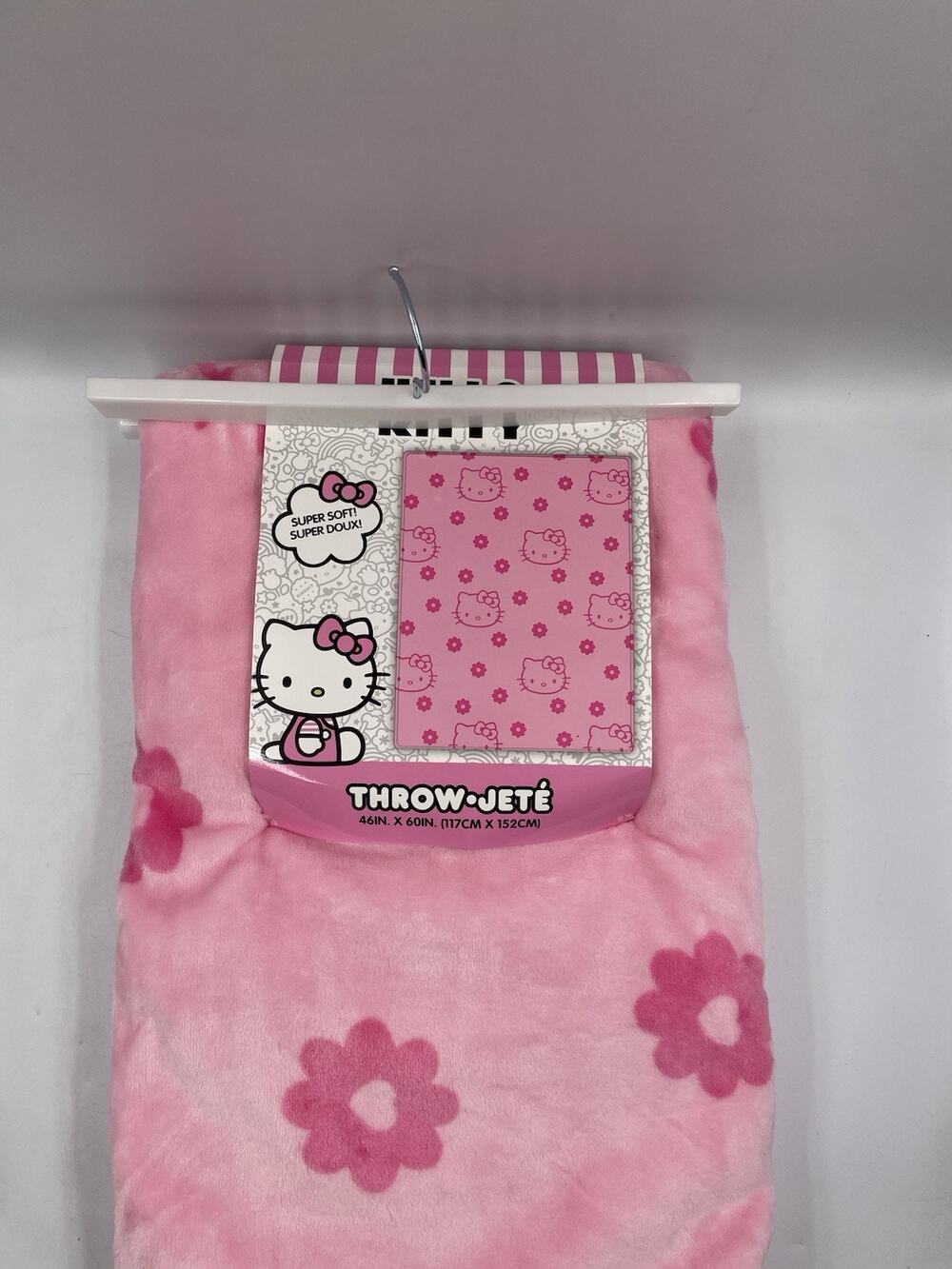 Hello Kitty Super Soft Spring Pink Daisies Throw Blanket 46”x60” NEW